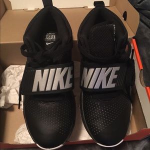 Team Hustle D8 Nike